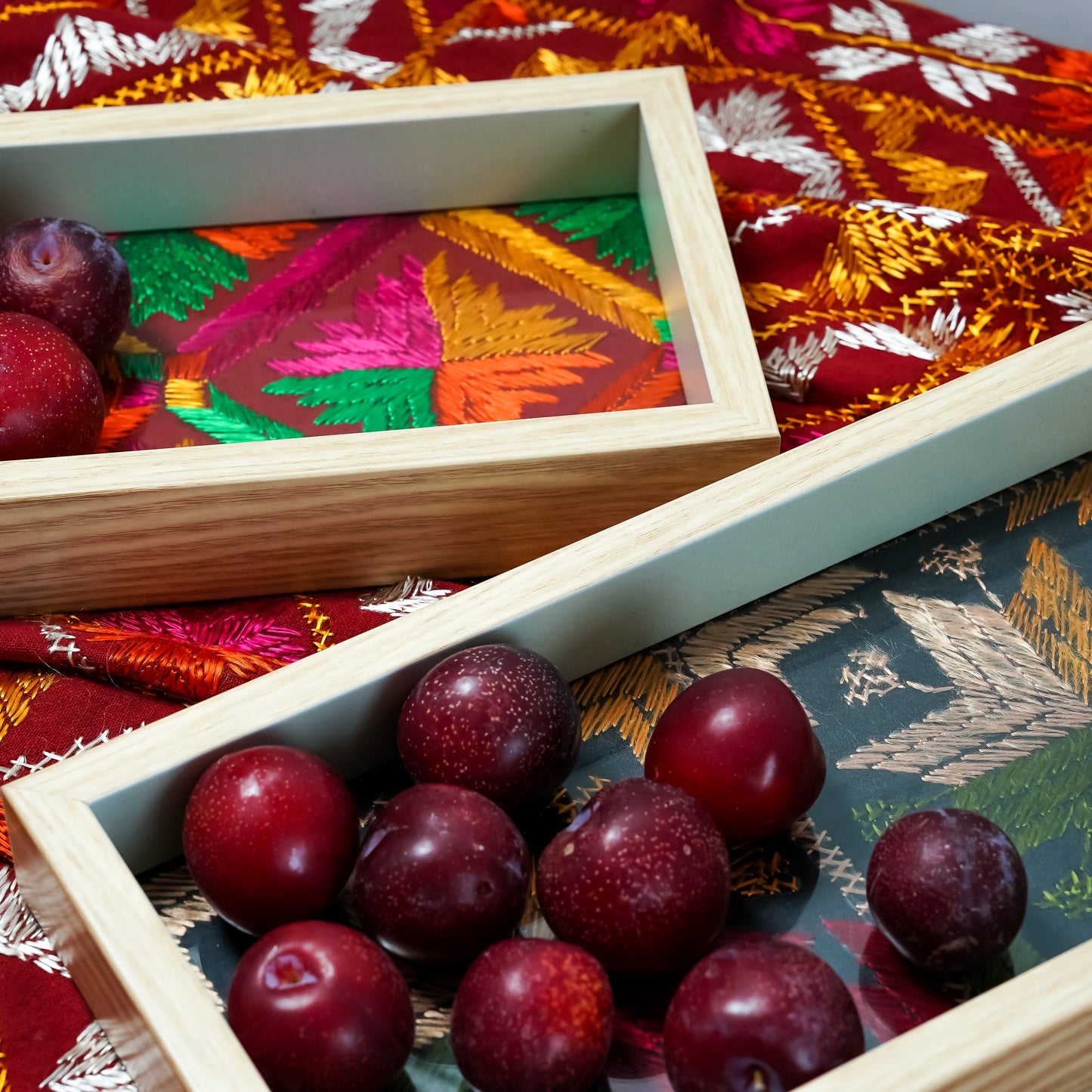 PHULKARI TRAY WITH COASTERS – HERITAGE IN EVERY THREAD - SRI ASDHUJ